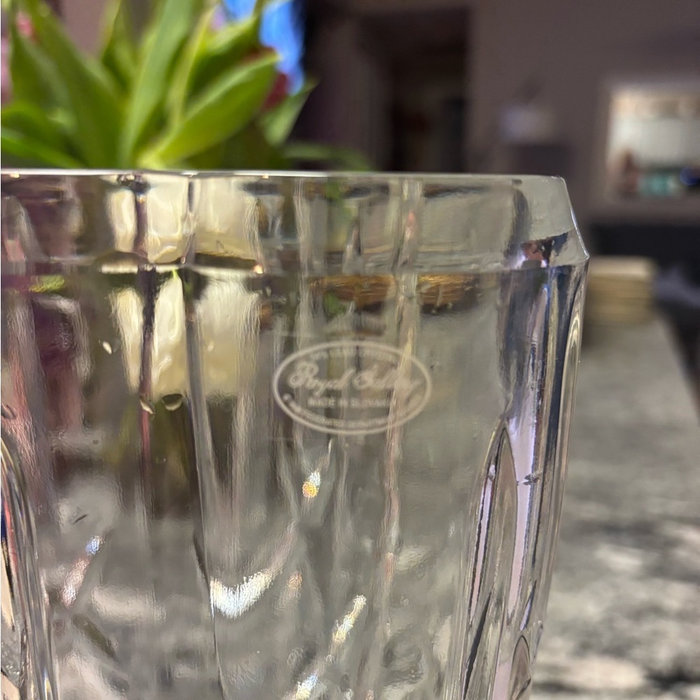 Royal Gallery Elegant Crystal Vase - Picture 7 of 16